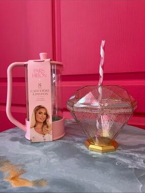 PARIS HILTON - Beverage Set - NEW